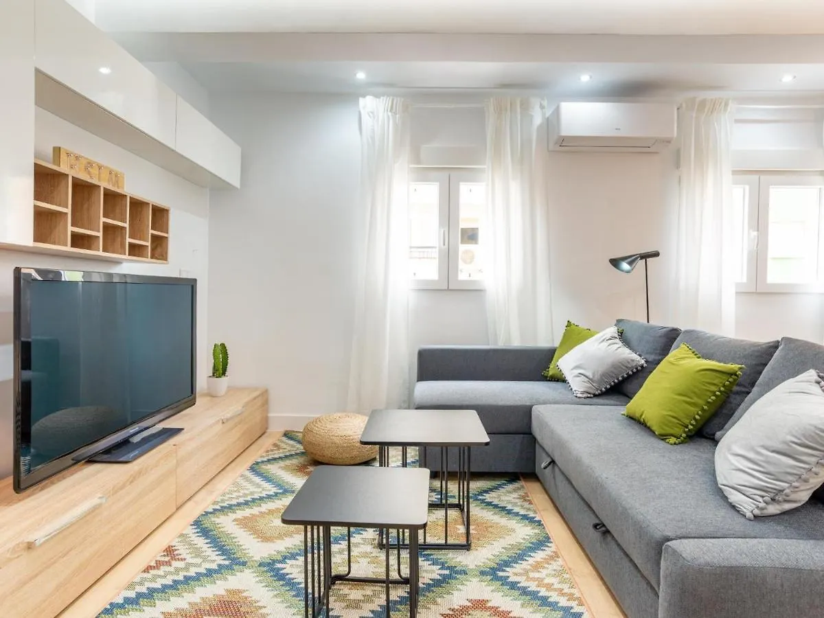 Gorgeous Renovated Apartment 2Br Ac 马拉加