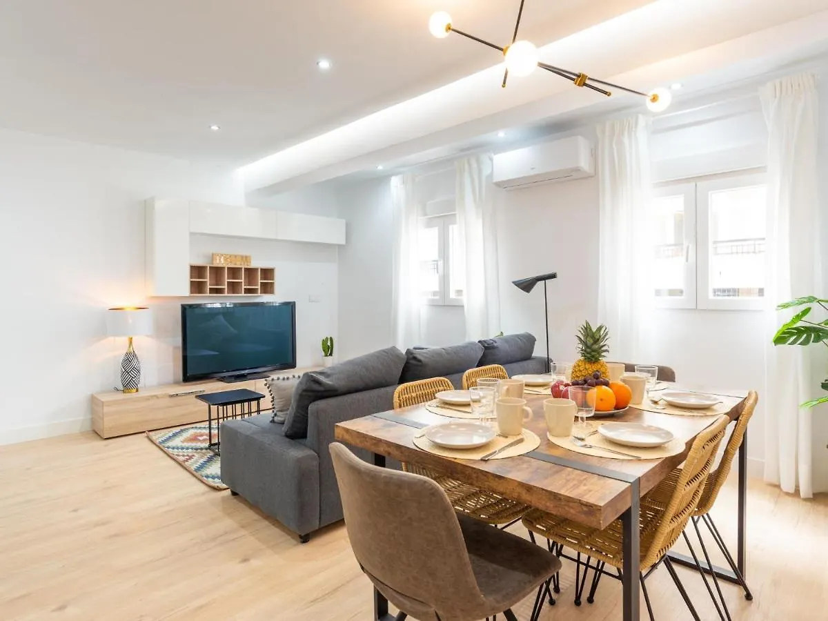 Gorgeous Renovated Apartment 2Br Ac 马拉加 西班牙