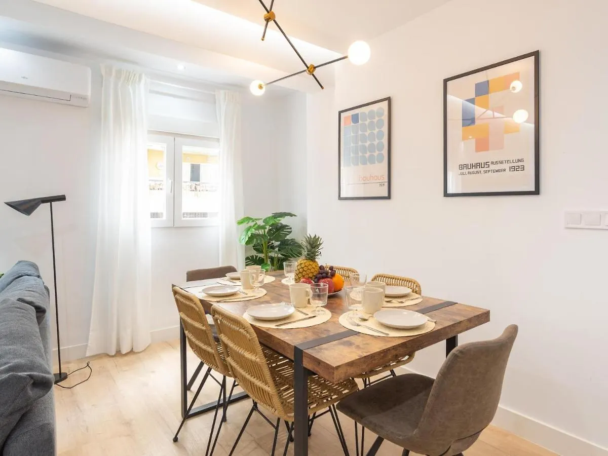 Gorgeous Renovated Apartment 2Br Ac 马拉加