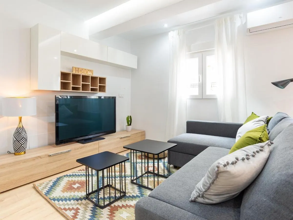 Gorgeous Renovated Apartment 2Br Ac 马拉加