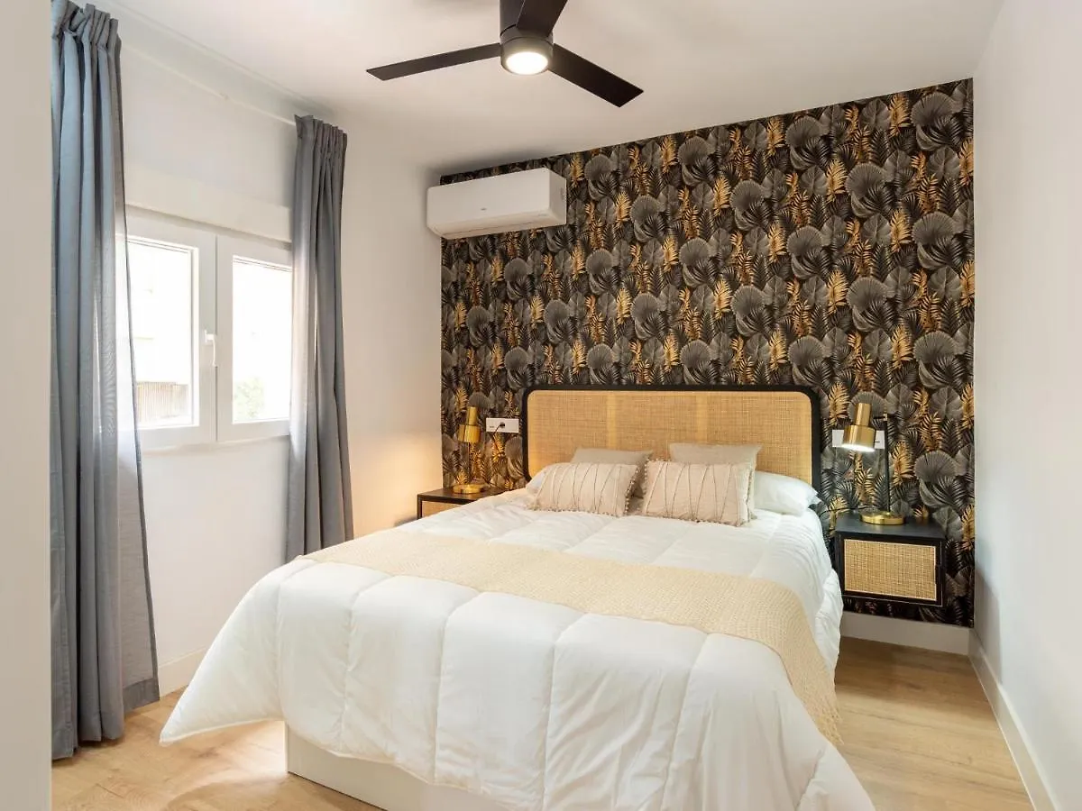 Gorgeous Renovated Apartment 2Br Ac 马拉加