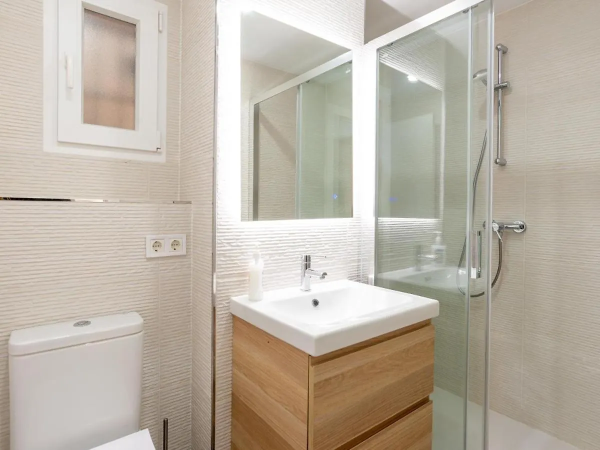 Gorgeous Renovated Apartment 2Br Ac 马拉加